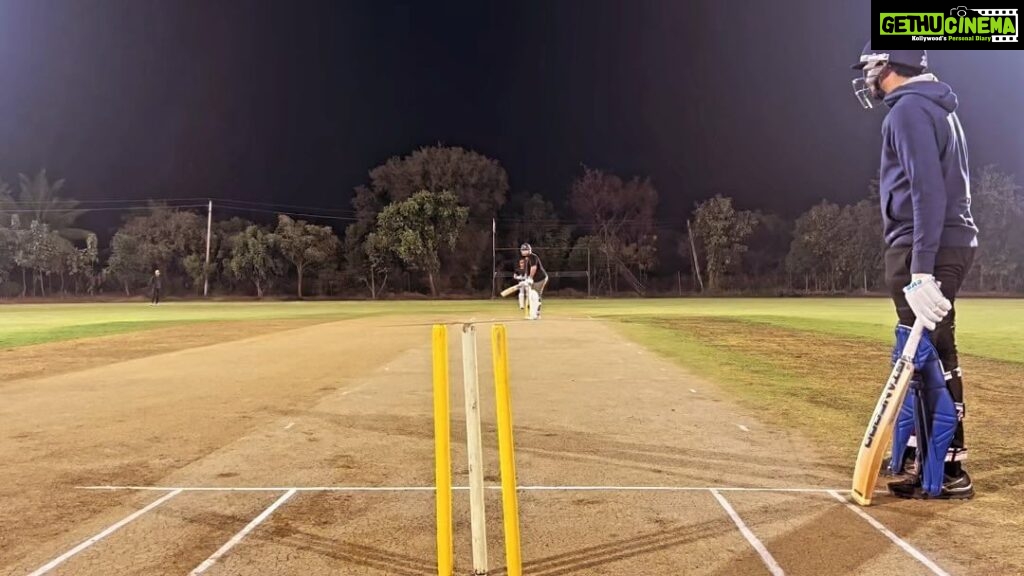 S. Thaman Instagram - Giving it backkkkkkk 💪🏼🧿❤️‍🔥 #Sixxxxxxx to Mid wicket 🧨💣 @mrrcricketgrounds #ThamanHitters ✌🏽🥁🥁🥁🥁🥁