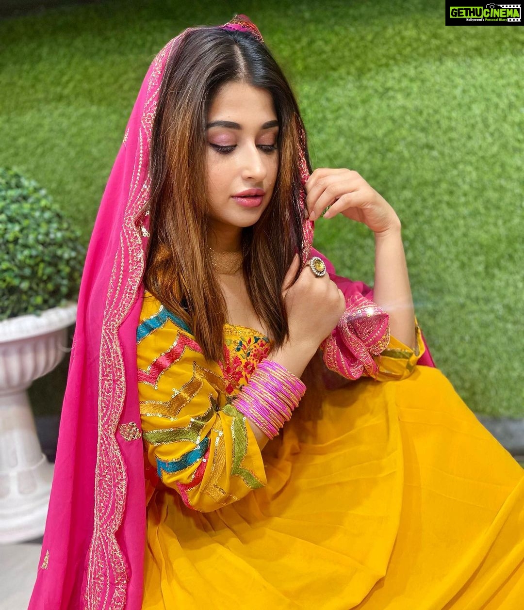 Saba Khan Instagram - Haya ❤️ . . #sabakhan #eidmubarak