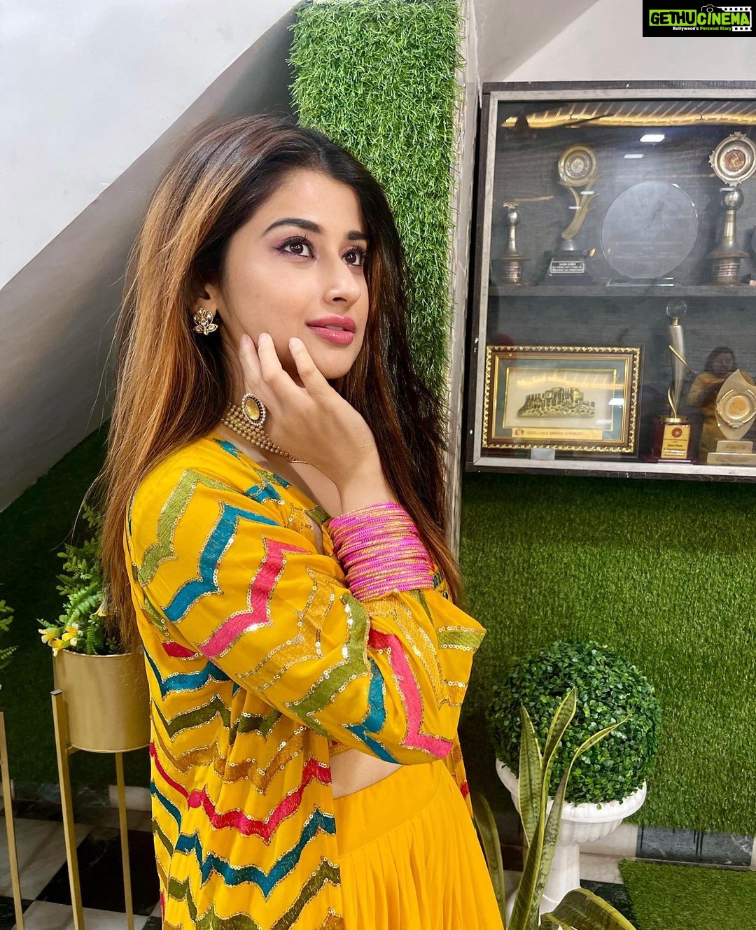 Saba Khan Instagram - EID Mubarak 🌙 . . . #eidmubarak #sabakhan