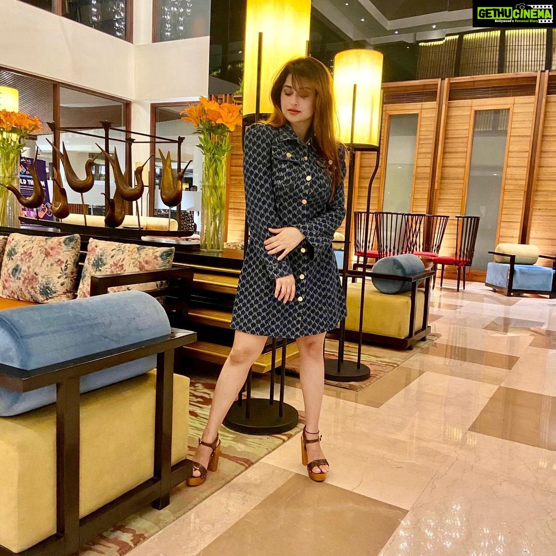 Saba Khan Instagram - Make it simple but magnificent 💝 . . Outfit- @fashionstruc