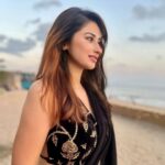 Saba Khan Instagram - Desi Girl 🥰⭐️ . . Outfit - @ddeepraa Make up - self 🥰 . #sabakhan #beauty #love #selflove