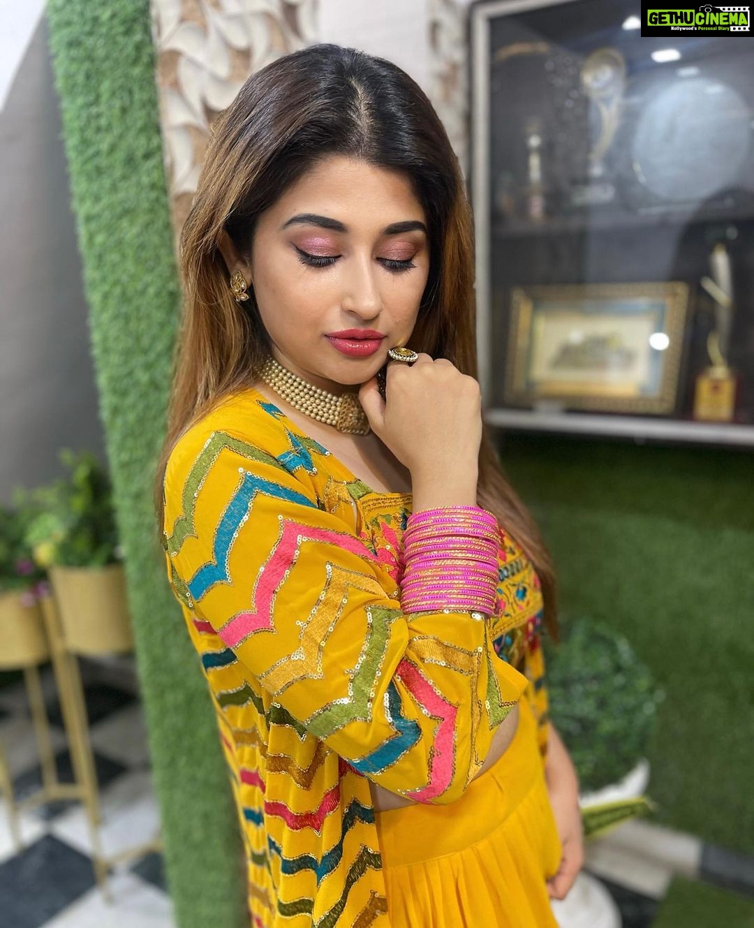 Saba Khan Instagram - EID Mubarak 🌙 . . . #eidmubarak #sabakhan