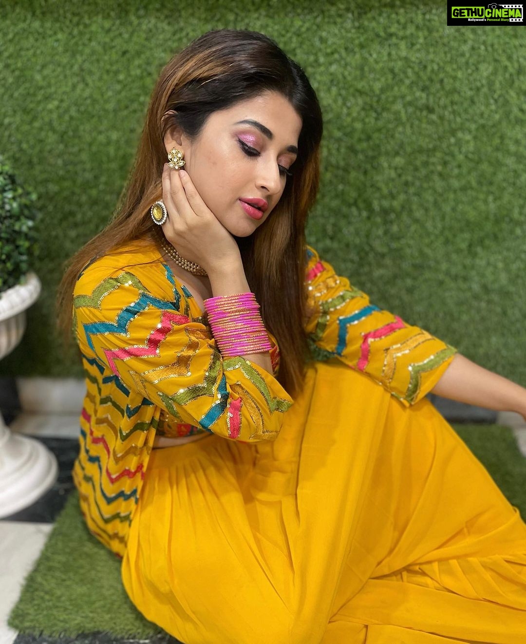 Saba Khan Instagram - EID Mubarak 🌙 . . . #eidmubarak #sabakhan