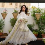 Saba Qamar Zaman Instagram - Where is my eidiiiii? 😩🤭