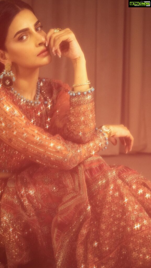 Saba Qamar Zaman Instagram - Sitaaron Ki chamak hoon mein 🤩❤ Bus andhi ki tarah larti jao, rukti kyun ho? Karti jao.... 🕊💫 Muse: @sabaqamarzaman Brand: @theworldofhsy Exclusively available at @laamofficial Photography: @shahbazshaziofficial Videography Director: @nusairrahman.photography Set: @saadamjed16 Hair & Makeup: @theshoaibkhan.official Stylist: @mamoontariq Script: @rameez_haider Creative Director: @hassanhsy