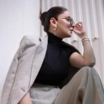 Saba Qamar Zaman Instagram - Real style is never right or wrong. It’s all a matter of being yourself.
