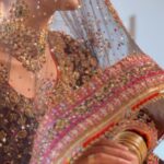 Saba Qamar Zaman Instagram - aaj ka din guzar na jaaye kahin tu bhi dil se utar na jaaye kahin Neeyat-e-shauq bhar na jaaye kahin … Makeup shoot for @lafioreisb Jewellery: @opalbymadihaihson Outfit: @officialfahadhussayn Photography: @shahbazshaziofficial Videography: @azeemsaniofficial PR & coordination: @windmilepr