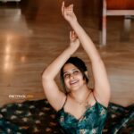 Sadhika Venugopal Instagram - 💚💚💚💚💚 👗 @nova_fashion_boutique_by_brind 📸 @aneesh_motive_pix Loc @bigbellymomo tvm SP Grand Days