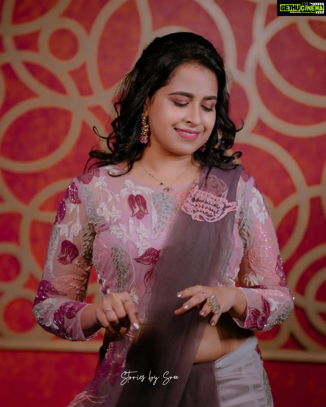 Sadhika Venugopal Instagram - Costume @soucikabridal by @kamalrajmanickath 📸 @sreek_uttan Adlux International Convention & Exhibition Centre