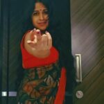 Sadhika Venugopal Instagram - Cinemayil avasaram kuravayathukondu enthenkilum okke kanichu pidichu nilkkamenna amithamaya vishwasathil ere pratheekshayode idunna video aanu ithu kandu enne cinemayil edukkathirikkaruthe 😛😜😅 Ennu Cinemayallathe vere orupaniyum ariyathe cinemayile avasarathinayi kannumnattu kathirikkunna paniyillatha abhinayikkan ariyatha oru pyavam chyachi 🥂 This may delete later 🕊️🕊️🕊️🕊️ (Iniyenkilum coments mattipidiku ) #feelingpositive #feelingalive #reelitfeelit❤️❤️ #reelsinstagram #moveyourbody #dancelikenooneiswatching #risefromtheasheslikeaphoenix🔥 Kochi, India