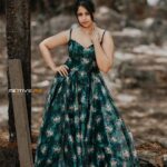 Sadhika Venugopal Instagram - 🖤🖤🖤🖤🖤🖤 🖤🖤🖤🖤🖤🖤🖤 👗 @nova_fashion_boutique_by_brind 📸 @aneesh_motive_pix Loc @aakkulam Akkulam Lake