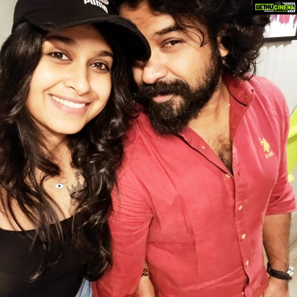 Sadhika Venugopal Instagram - Sometimes, someone comes into your life, so unexpectedly, takes your heart by surprise, and changes your life forever Thanks for being in my life @badri_krishh 😊😍❤️ you are the one who thought me the real meaning of life & the importance of selflove & personal space Love you ❤️muaahaa 😘 Cheers 🥂 to our unbreakable bond #partnerincrime #soulconnection #friendshipgoals #lifetime Cochin, Kerala