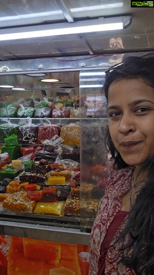 Sadhika Venugopal Instagram - ๐ค๐ค๐ค๐ค๐ค๐ค๐ค เดเดฐเต เดจเตเดฃเตเด เดเดเดตเตเดณเดฏเตเดเตเดเต เดถเตเดทเด เดธเตเดตเดจเตเดคเด เดจเดพเดเตเดเดฟเตฝ เดชเตเดเตเดฎเตเดชเตเตพ เดเดณเตเดณ เดธเตเดเด เดเดจเตเดจเต เดตเตเดฑเต เดคเดจเตเดจเต เดเดฃเต. Kozhikodan days โค๏ธ hometown โค๏ธ #entenadu #nammudekozhikode #ilovekozhikode Kozhikode / เดเตเดดเดฟเดเตเดเตเดเต