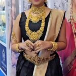 Sadhika Venugopal Instagram - 🖤🖤🖤🖤🖤 @jaigulabdevjewellers Mumbai Exhibition Center, Goregaun