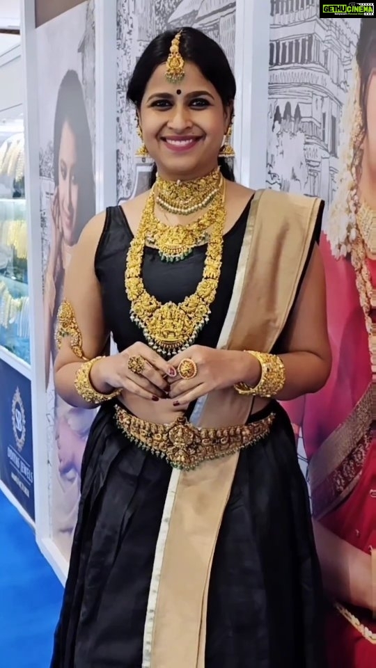 Sadhika Venugopal Instagram - 🖤🖤🖤🖤🖤 @jaigulabdevjewellers Mumbai Exhibition Center, Goregaun