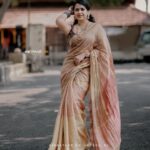 Sadhika Venugopal Instagram – 🤎🤎🤎🤎🤎🤎🤎🤎
Jewellery @malhaar_online @sindhu_malhaar Ars Studio , Vattiyorkavu