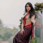 Sadhika Venugopal Instagram - 💕💕💕💕💕💕💕 The simplest way to look both modest and hot is wearing a saree 📸@aneesh_motive_pix @motive_pix_studio SP Grand Days
