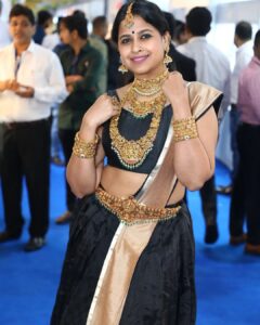 Sadhika Venugopal Instagram - Thankyou sooo much @rachandroo
for these lovely clicks ❤️❤️❤️

❤️"Smile is the beauty of the soul"❤️