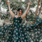 Sadhika Venugopal Instagram - 🖤🖤🖤🖤🖤🖤🖤 👗 @nova_fashion_boutique_by_brind 📸 @aneesh_motive_pix Akkulam