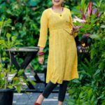 Sadhika Venugopal Instagram - Chikankari kurthi🌼