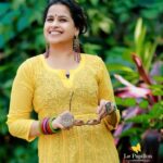 Sadhika Venugopal Instagram - 💛💛💛💛💛💛💛💛 👗@lepapillonkochi5 📸@3leaf_fashion_photography @3leaf_photography Loc @cocoacafe_cochin COCOA CAFE