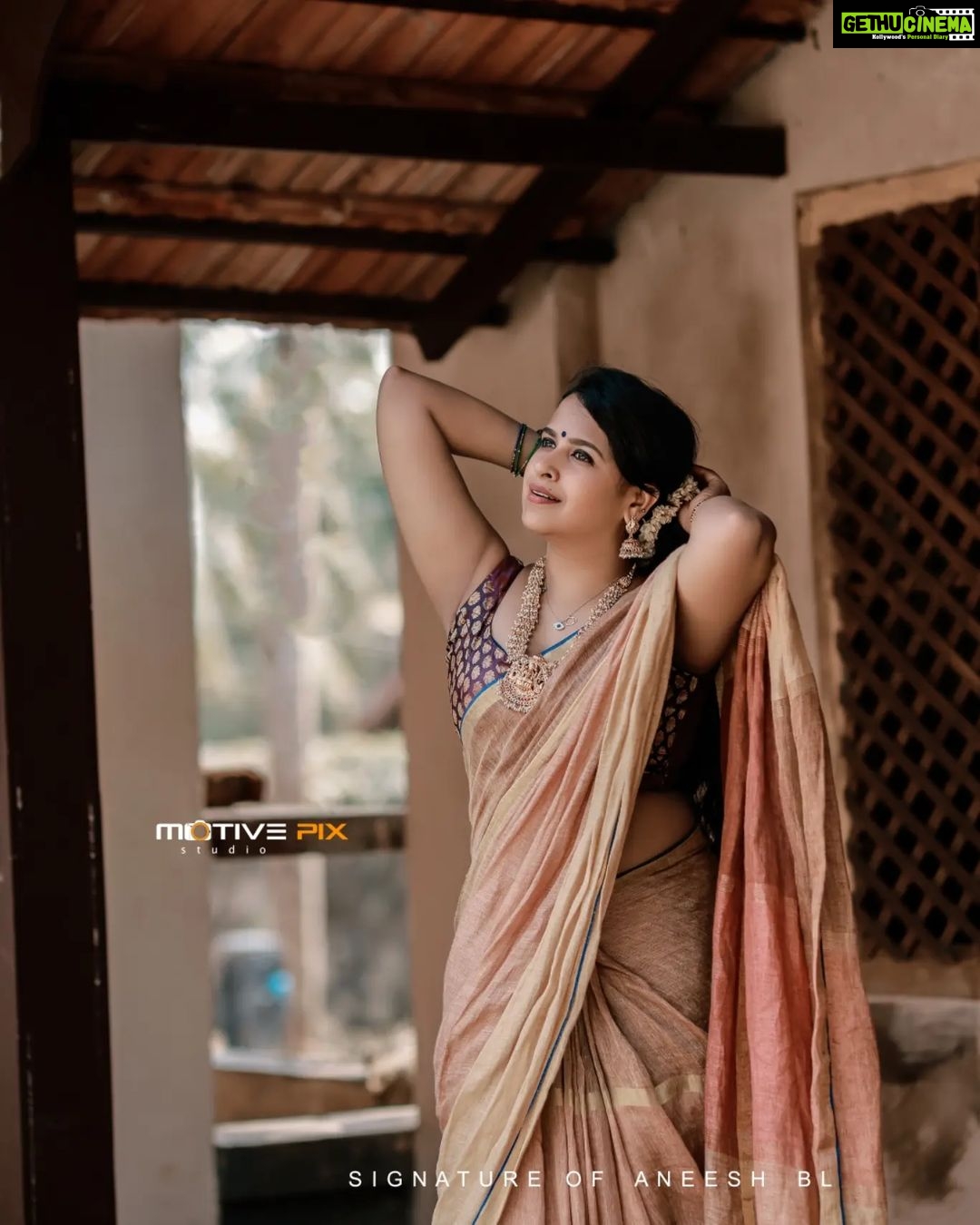 Sadhika Venugopal Instagram - 🤎🤎🤎🤎🤎🤎🤎🤎 Jewellery @malhaar_online @sindhu_malhaar Ars Studio , Vattiyorkavu
