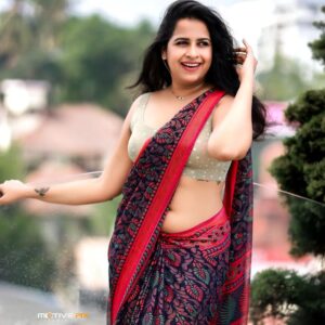 Sadhika Venugopal Instagram - 💕💕💕💕💕💕
Wear a saree and give people a reason to turn their heads

📸@aneesh_motive_pix 
@motive_pix_studio