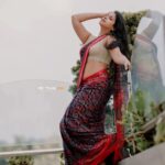 Sadhika Venugopal Instagram – 💕💕💕💕💕💕💕
The simplest way to look both modest and hot is wearing a saree

📸@aneesh_motive_pix 
@motive_pix_studio SP Grand Days