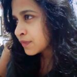 Sadhika Venugopal Instagram - Woh pehla ajnabi hai jo mujhe apnasa lagtha hai 🖤❤️ Kochi, India