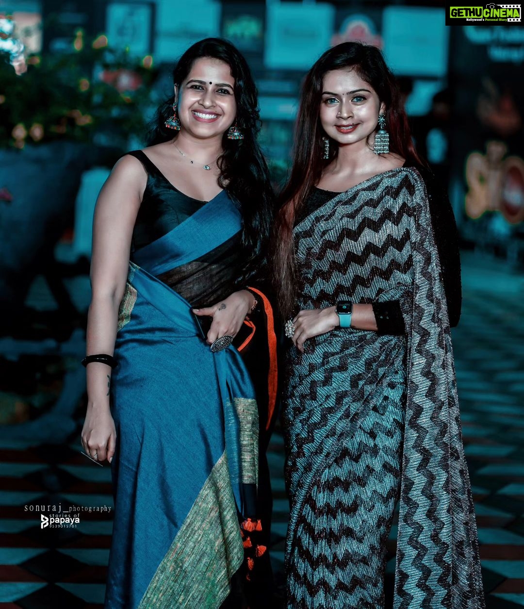 Sadhika Venugopal Instagram - 💙🖤💜 @radhika_venugopal_sadhika 🥰❣️ 📸@sonuraj_photography_ Associate vth @xpressionzmedia #photoshoot #ootn #photogrphy #events #instagood #instagram #artist #film #modelling #friendship #fyp