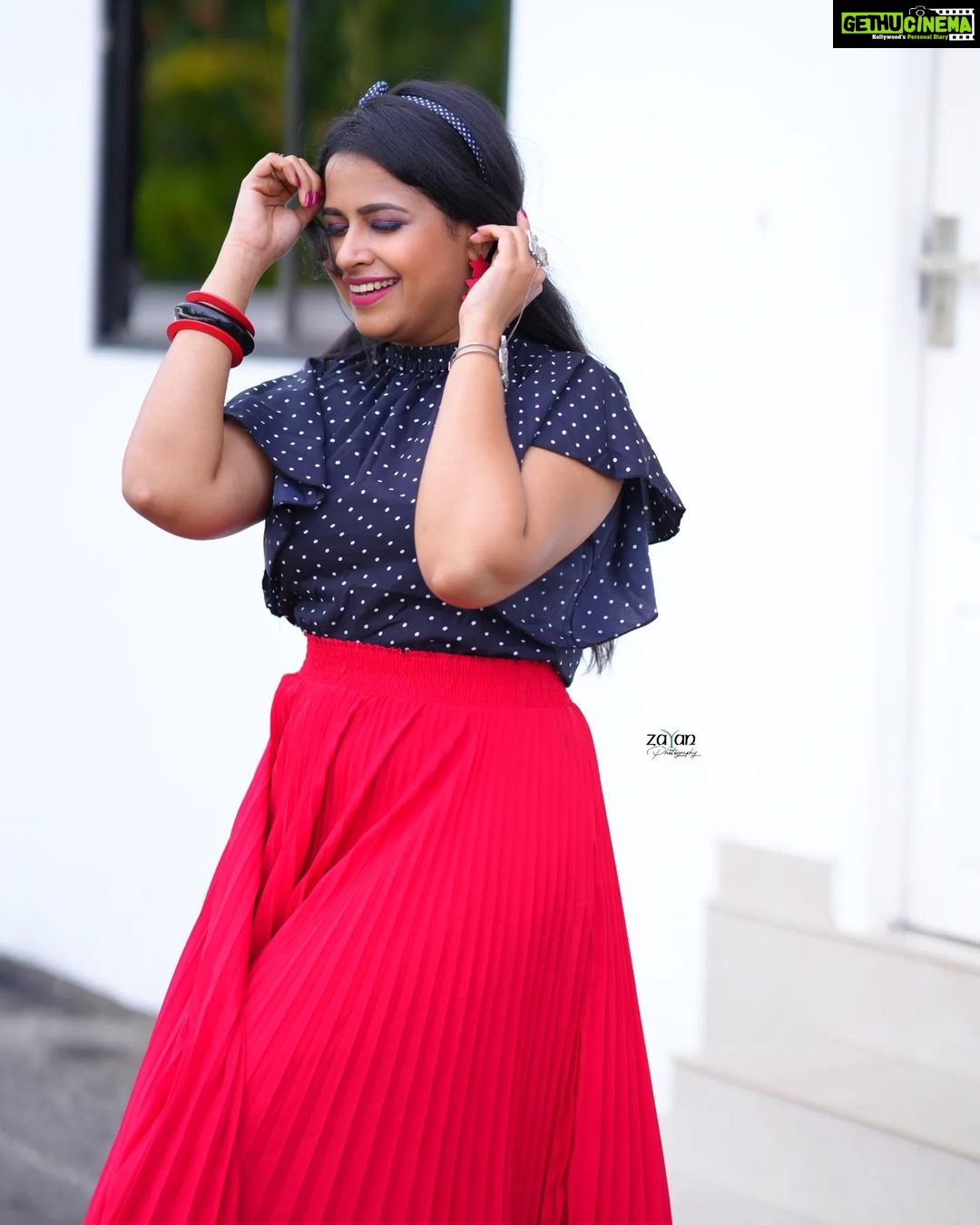 Sadhika Venugopal Instagram - ♥️♥️♥️♥️♥️♥️♥️♥️ 📸@zayanstudio Kochi, India