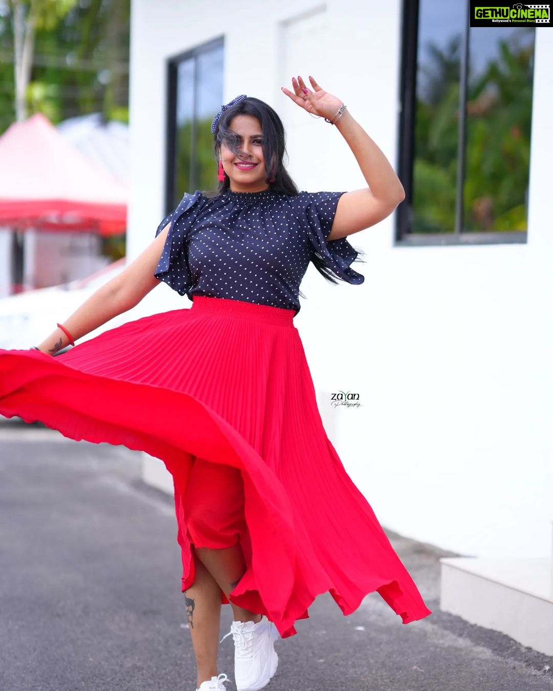 Sadhika Venugopal Instagram - ♥️♥️♥️♥️♥️♥️♥️♥️ 📸@zayanstudio Kochi, India