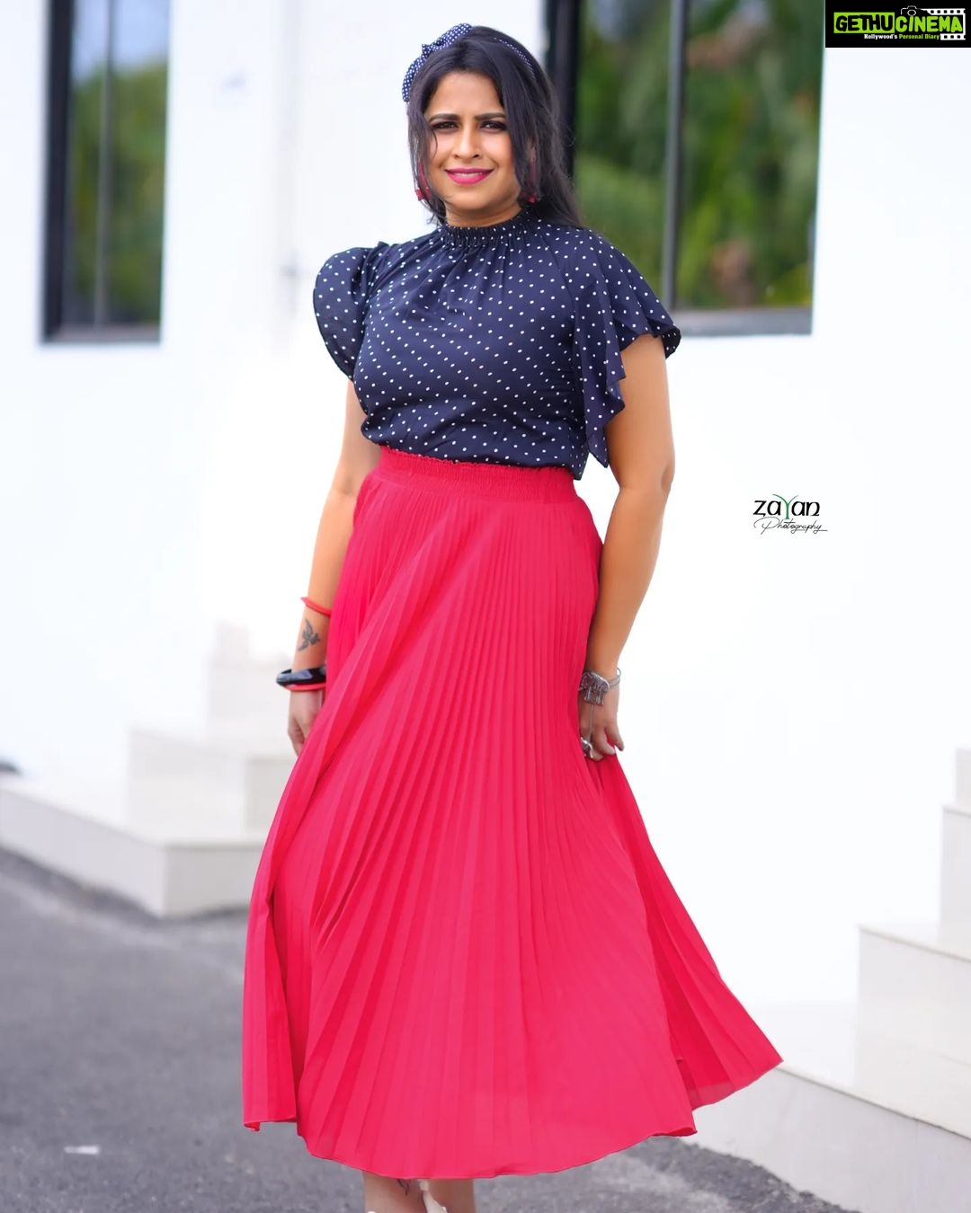 Sadhika Venugopal Instagram - ♥️♥️♥️♥️♥️♥️♥️♥️ 📸@zayanstudio Kochi, India