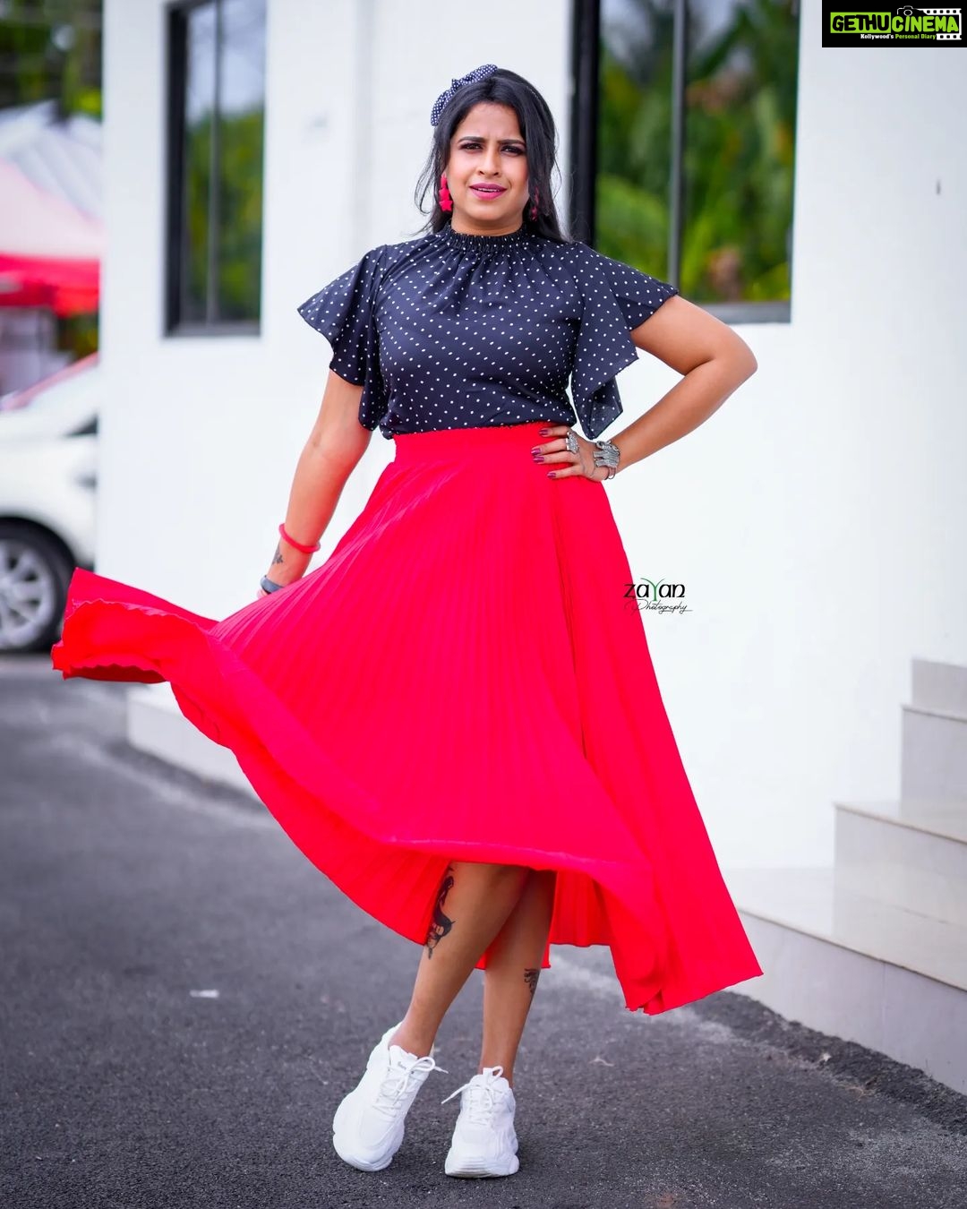 Sadhika Venugopal Instagram - ♥️♥️♥️♥️♥️♥️♥️♥️ 📸@zayanstudio Kochi, India