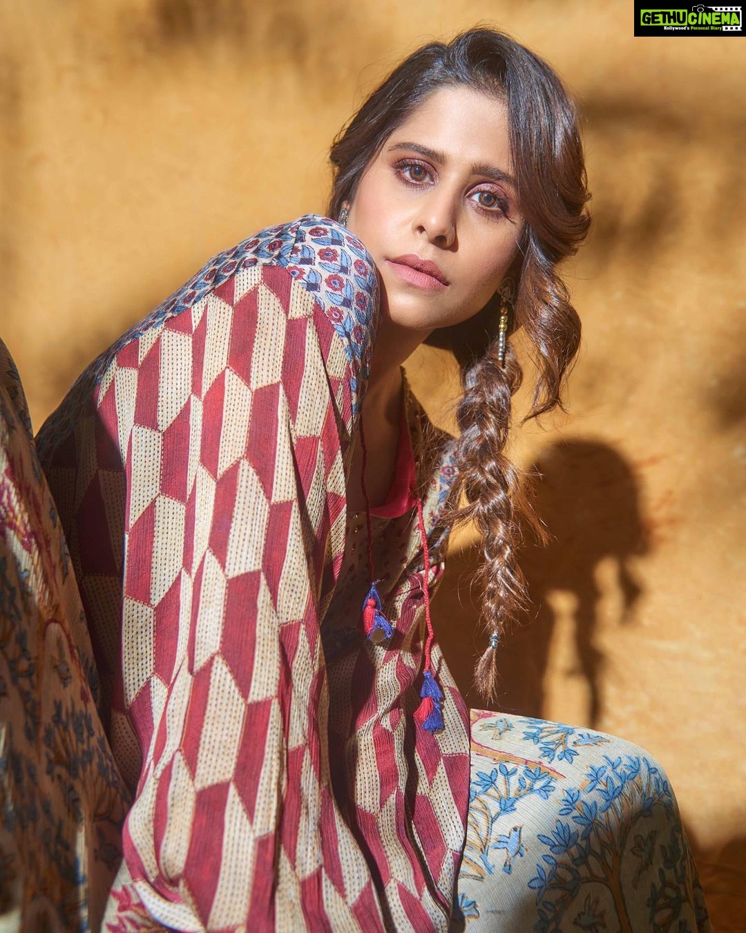 Sai Tamhankar Instagram - My bohemian affair . . . @shraddharambhia_official @pinklanebyrash @pinklanebyrashi @keiyura_jewelry @nehachaudhary_ @satyamakeupartist @jayshree2783 @akshay_26 @vishal.patil36 @azim_shaikh1989 #saitamhankar #thatbohogal #bohemian #bohochic