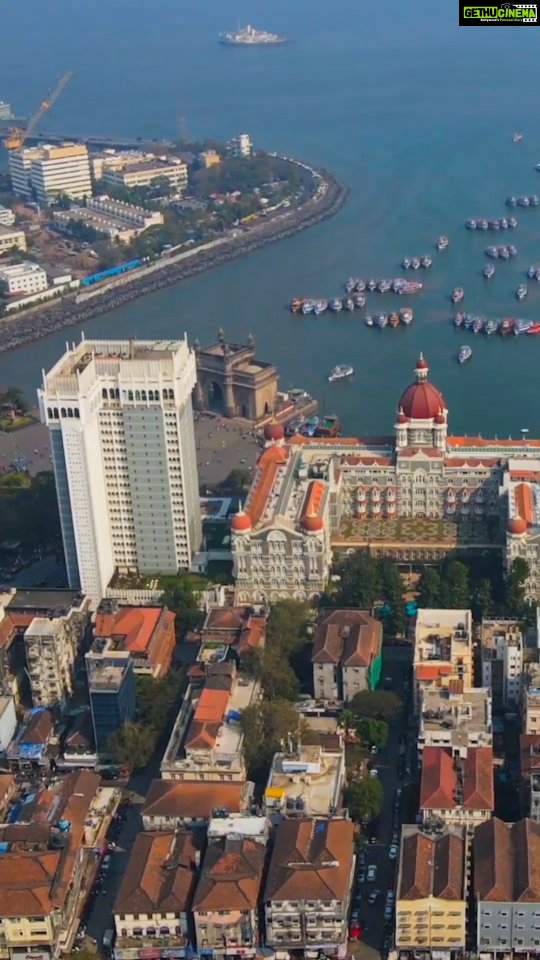 Sai Tamhankar Instagram - @saietamhankar joins us and @maharashtratourismofficial to explore the rich cultural heritage of Mumbai. Enter through the Gateway and savour the delicacies of Khau Gallis on Postcards from Maharashtra, only on National Geographic. #NatGeoIndia #PartnerContent