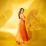 Sai Tamhankar Instagram - For India Lockdown Trailer Launch @kostume_county @viangefinejewels @nehachaudhary_ @digambar103 @jayshree2783 @ipshita.db @m_o_u_s_u_m_i @azim_shaikh1989 @mandalsaddam #saitamhankar #indialockdown #traileroutnow #coloursplash #phoolmati