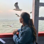 Sai Tamhankar Instagram - Just me looking at the seagulls like a kid ! #saitamhankar #sealover #shippiesdaughter #misshim #sometimes