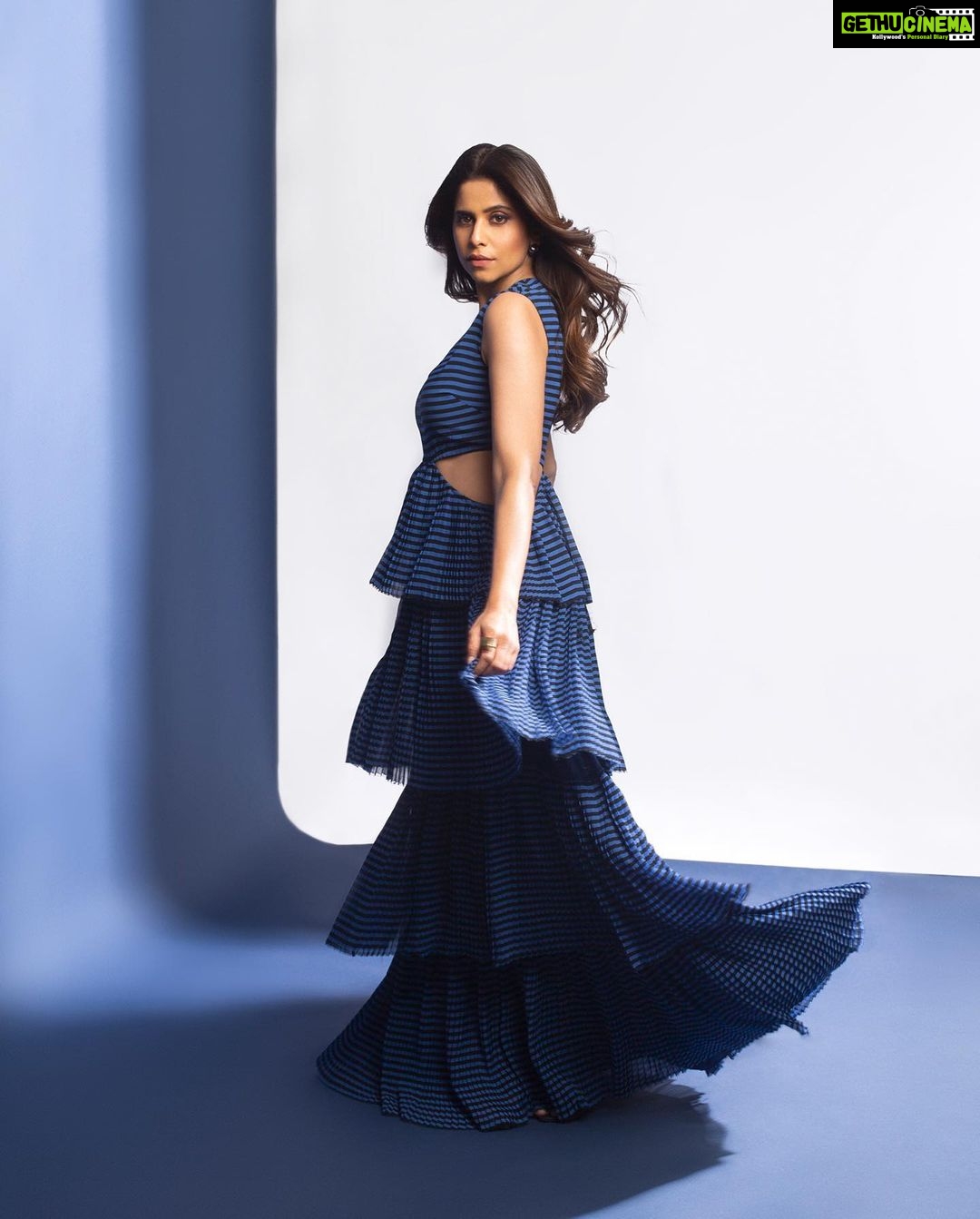 Sai Tamhankar Instagram - For INDIA LOCKDOWN in the capital .. @swateesinghlabel @sonyashaikh @viangevintage @nehachaudhary_ @digambar103 @jayshree2783 @ipshita.db @m_o_u_s_u_m_i @azim_shaikh1989 #saitamhankar #promotions #indialockdown #dilli #delhi #captial Delhi, India