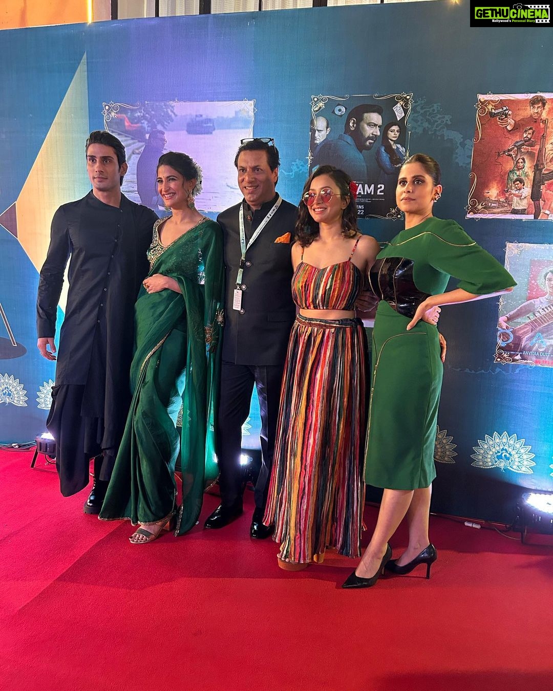 Sai Tamhankar Instagram - Moments before we saw the film together for the first time . It was indeed festive @iffigoa . Thank you for being so nice and kind and for the Pictures #shivam @dreamdraftfilms . #saitamhankar #teamindialockdown #iffi #goa #flyingvisit #premier #together Goa India