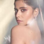 Sai Tamhankar Instagram - A fairy tale ! @miakee.official @nehachaudhary_ @satyamakeupartist @jayshree2783 @akshay_26 @vishal.patil36 @azim_shaikh1989 #saitamhankar #fairytale #writingmyownfairytale #tellatale #white