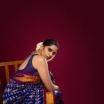 Sai Tamhankar Instagram - अस्सल . . . @pratha_sarees @kankshinistudio @satyamakeupartist @poonamsrv @nehachaudhary_ @kalyaam_2.0 @vishal.patil36 @azim_shaikh1989 #saitamhankar #precioussixyards #sixyardsofelegance #sixyards #nath #नथ #raresighting
