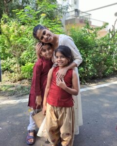 Sai Tamhankar Instagram - Diwali Dump ! 

#saitamhankar #photodump #diwali #2022 #minions #babies #moments #colours #thistown