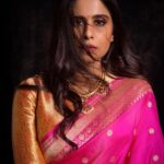 Sai Tamhankar Instagram - Happy New Year everyone ! @warpnweftbysagrikarai @koharbykanika @digambar103 @jayshree2783 @nehachaudhary_ @ipshita.db @vishal.patil36 @azim_shaikh1989 #saitamhankar #sixyardsofelegance #saree #sareelove #pink #festivevibes Diwali