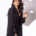 Sai Tamhankar Instagram - 🐾 #saitamhankar #blackbat #blackcat #loveblack
