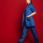Sai Tamhankar Instagram - What Monday blues ? #saitamhankar #pantsuits #secondskin #heymonday