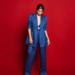 Sai Tamhankar Instagram – What Monday blues ? 

#saitamhankar #pantsuits #secondskin #heymonday