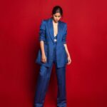 Sai Tamhankar Instagram - What Monday blues ? #saitamhankar #pantsuits #secondskin #heymonday