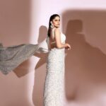 Sai Tamhankar Instagram - सफेद ! @tyaarindia @shringaaar.theethnicstory @nehachaudhary_ @digambar103 @jayshree2783 @shruu_t #saitamhankar #white #sareemultiverse