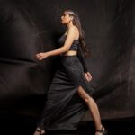 Sai Tamhankar Instagram - Runway on my mind ! #saitamhankar #black #mycolour